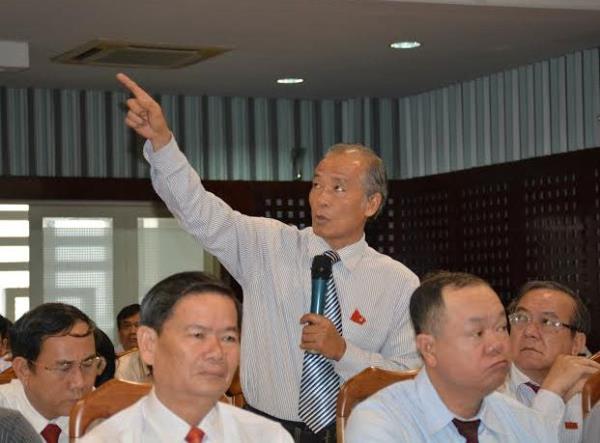 Kỳ họp HĐND tỉnh lần thứ 15, khoá VIII: Đại biểu đặt vấn đề về các sự việc gây bức xúc trong dư luận 